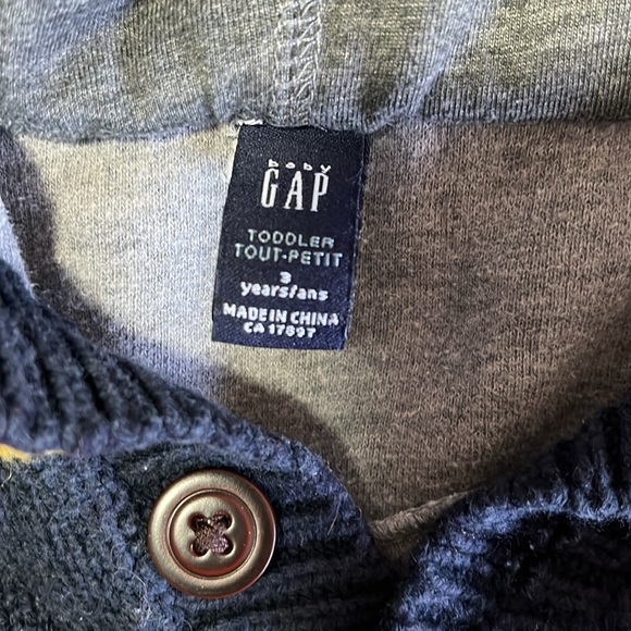 3T GAP knit sweater with hood - Picture 2 of 3